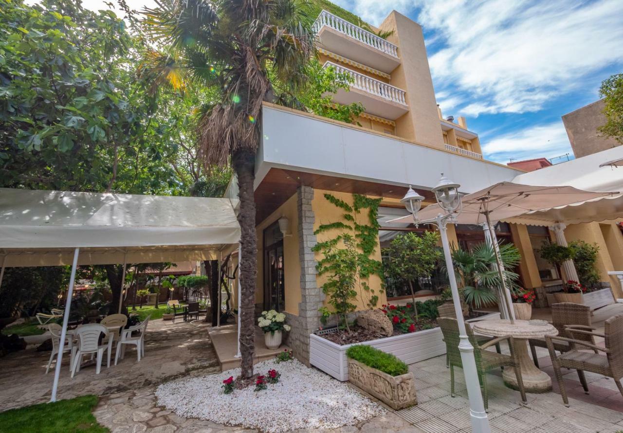 Hostal Gallet Roses Dış mekan fotoğraf